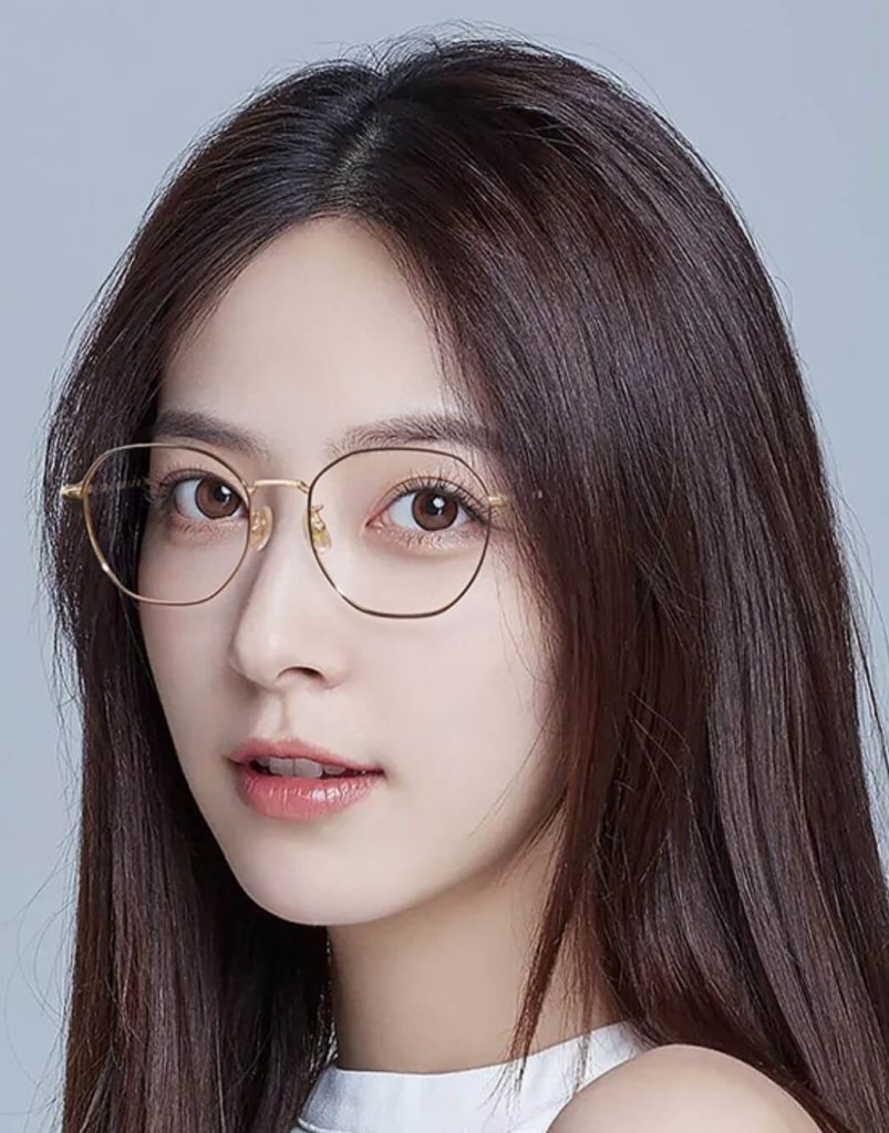 women round metal eyeglasses