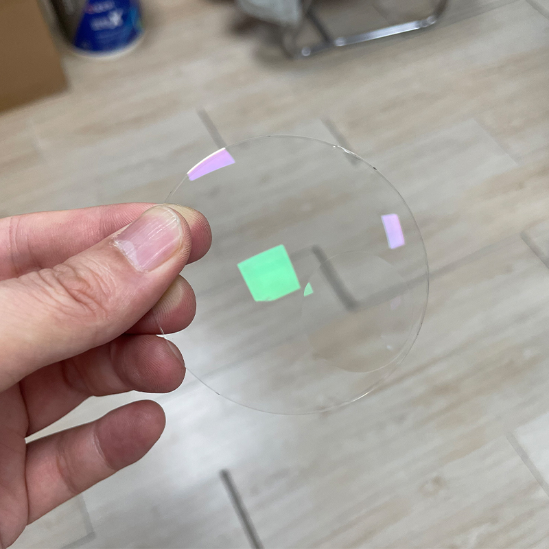 Bifocal lenses of reading eyeglasses